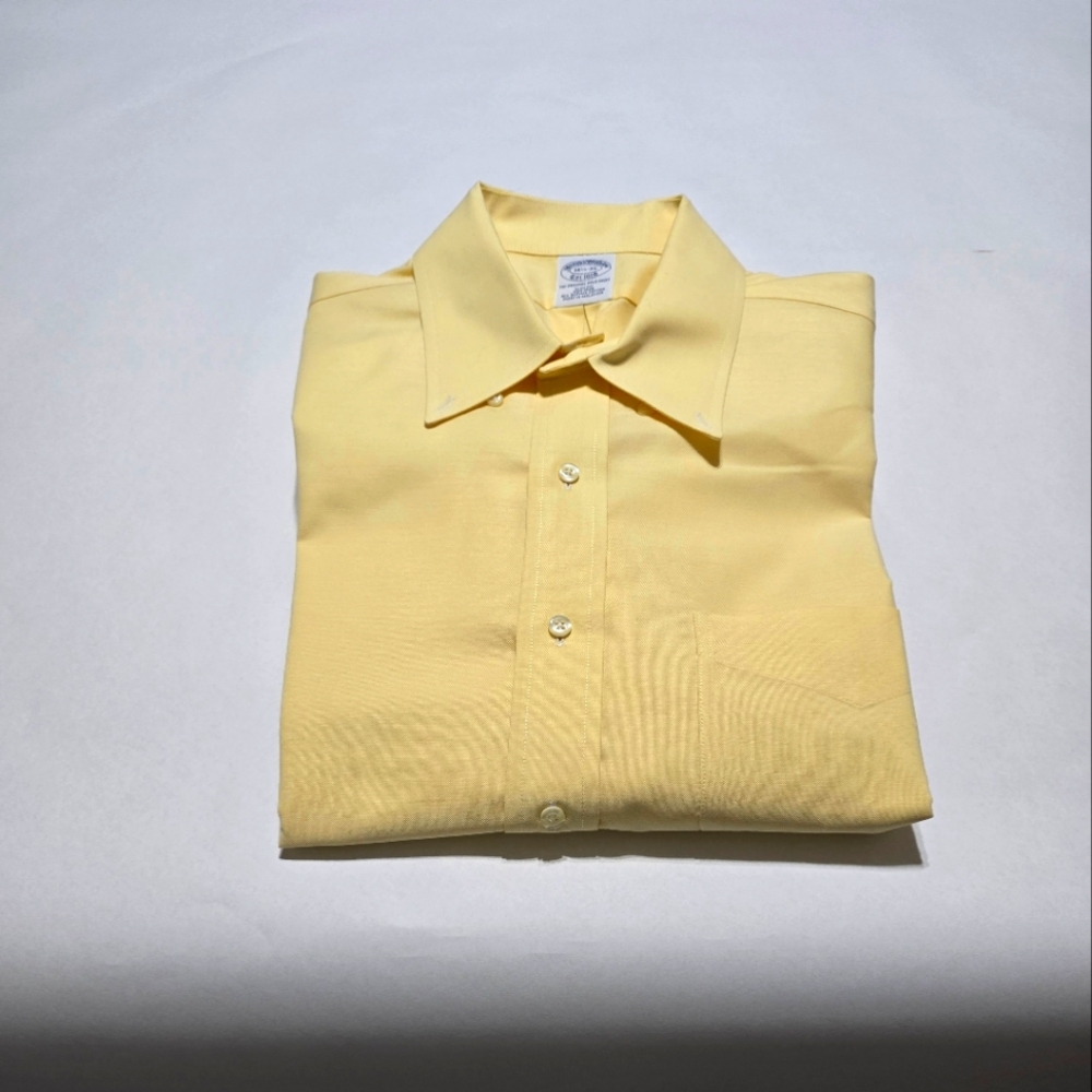Brooks Brothers Yellow Dress Shirt Classic Collar Lightweight Fabric